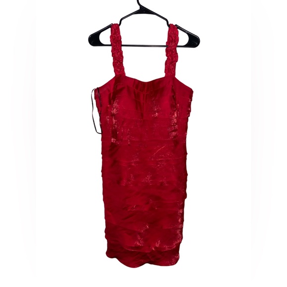 Beautiful red ruffled dress - Picture 1 of 3